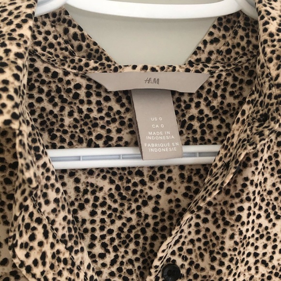 Leopard print button down blouse - Picture 2 of 2